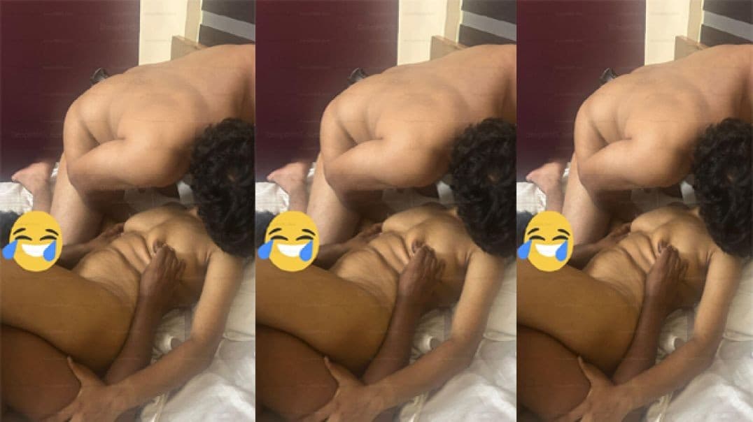 Mallu Wife Ass Slapping Threesome
