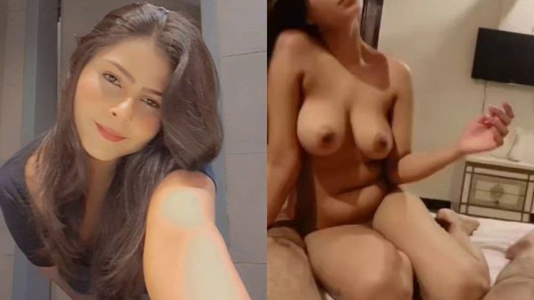 Beautiful Girlfriend Shows Off and Gives Blowjob to Boyfriend