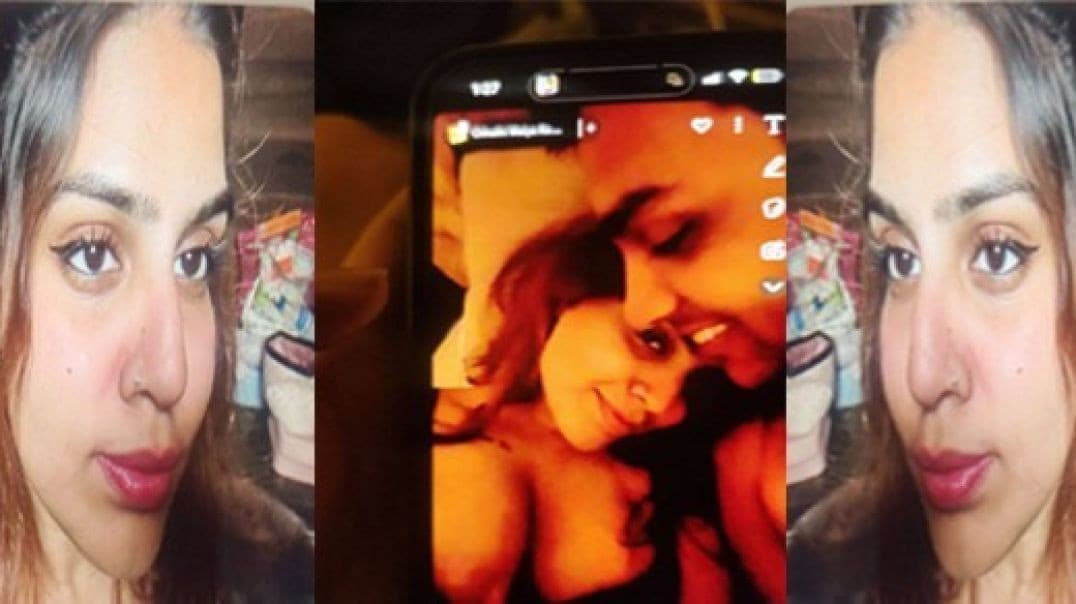 Horny Indian Girlfriend Shows Asshole and Fingering