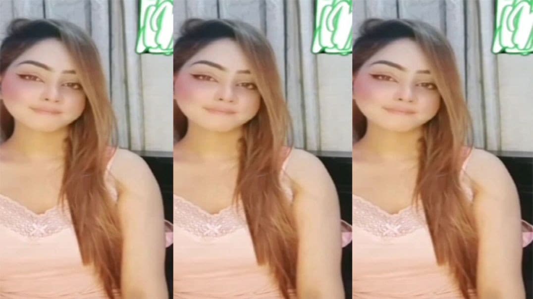 Beautiful Sexy Maal Showing Shaved Pussy