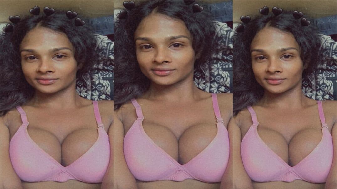 Desi Shemale Giving Blowjob