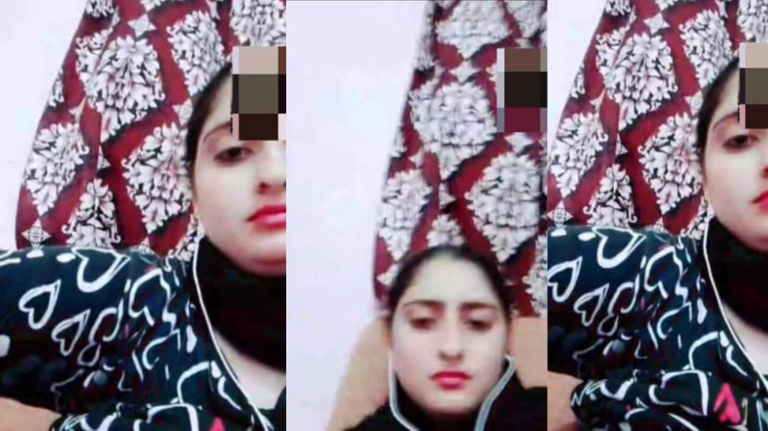 Beautiful Pakistani Girlfriend Shows Her Boobies & Pussy in a Leaked Video Call