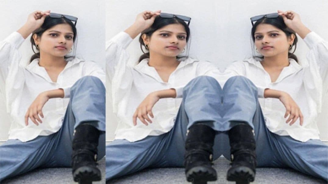 Beautiful Sexy Girlfriend Showing Nude