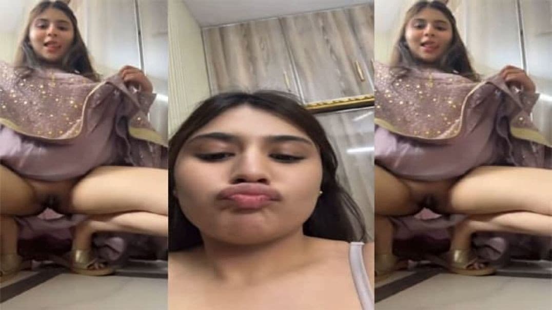 Gorgeous Sexy Indian Hot Babe Teasing Video