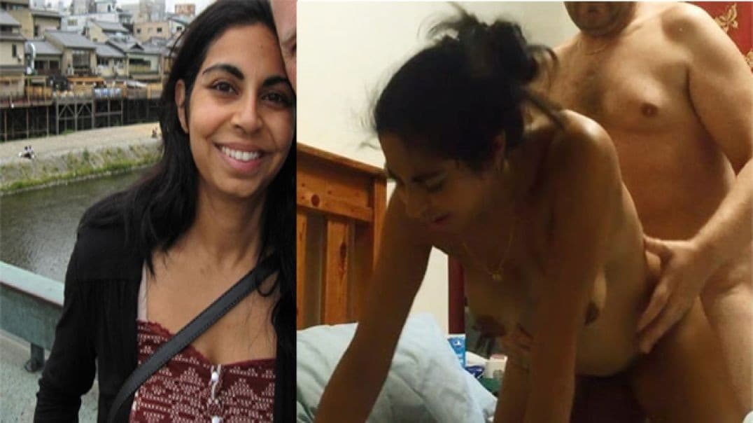 Desi MILF Affair with Foreigner Boss: Fucking for Promotion