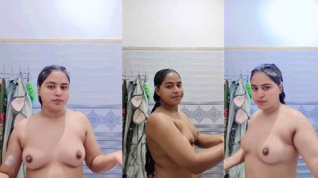 Beautiful Pakistani Chubby Girl Bathing Nude