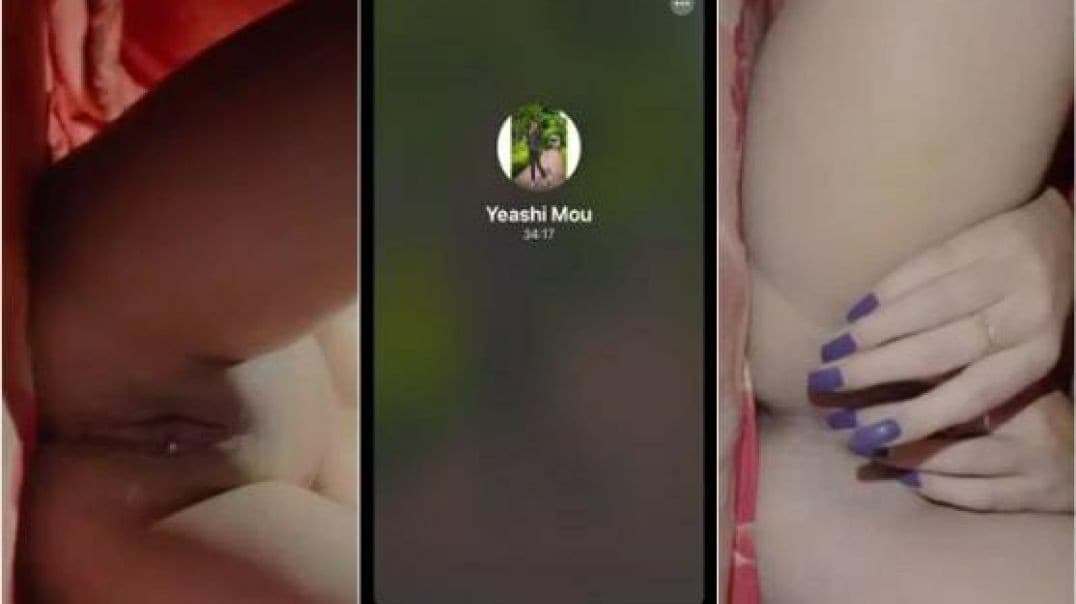 Cute GF Shows Nude Body on Video Call