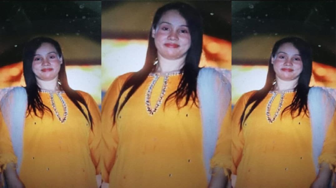 MILF Affair Showing Her Assets to Lover