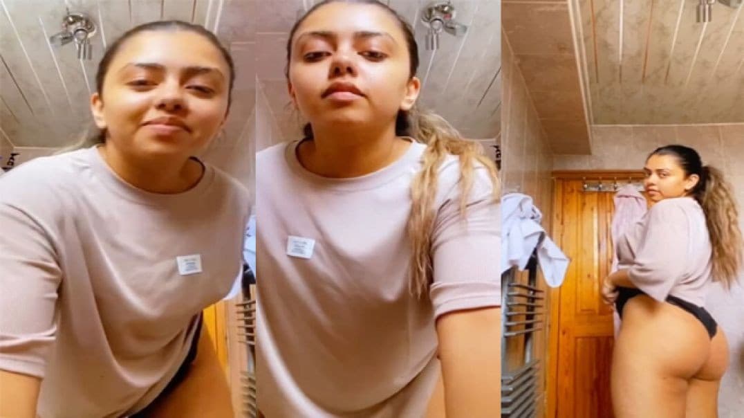 Beautiful Hot Sexy Babe Showing Off