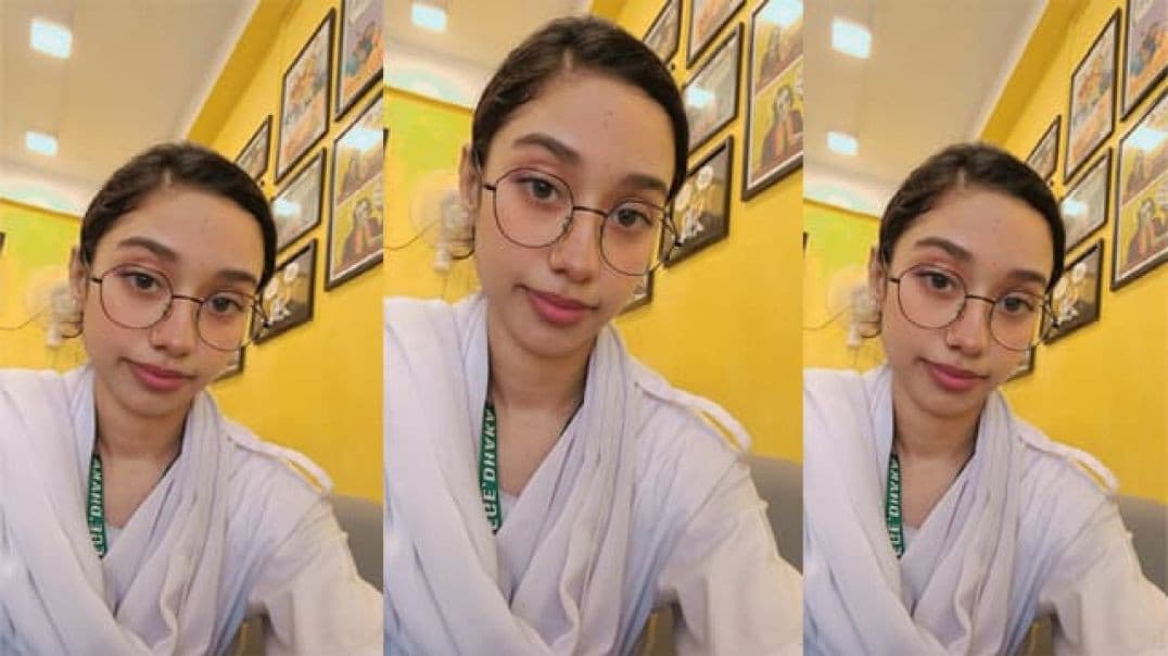 Slim Horny College Girl Showing Asshole Fingering