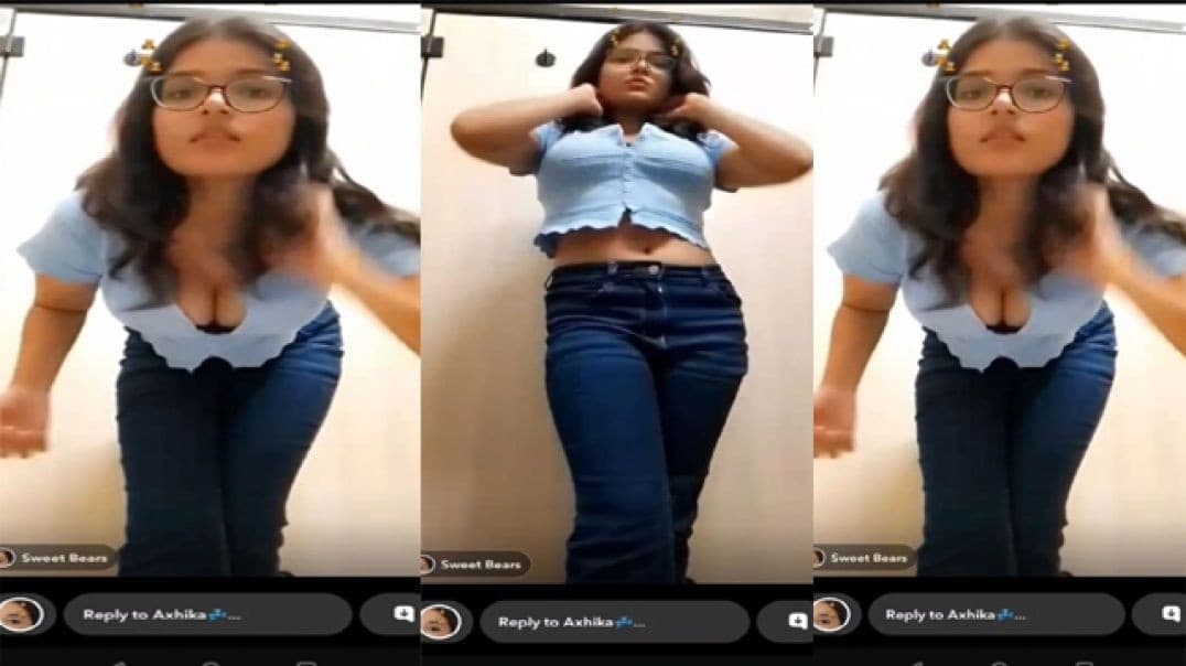 Sexy Indian Snapchat GF Showing Big Boobs